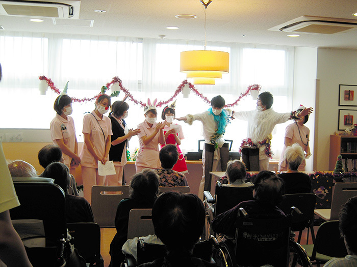 回復期病棟スタッフと患者様との楽しいクルスマス会